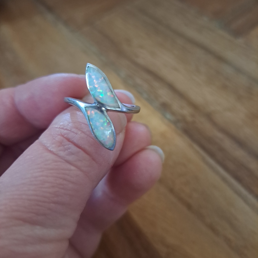 Vintage Silver Opal Leaf Design Ring